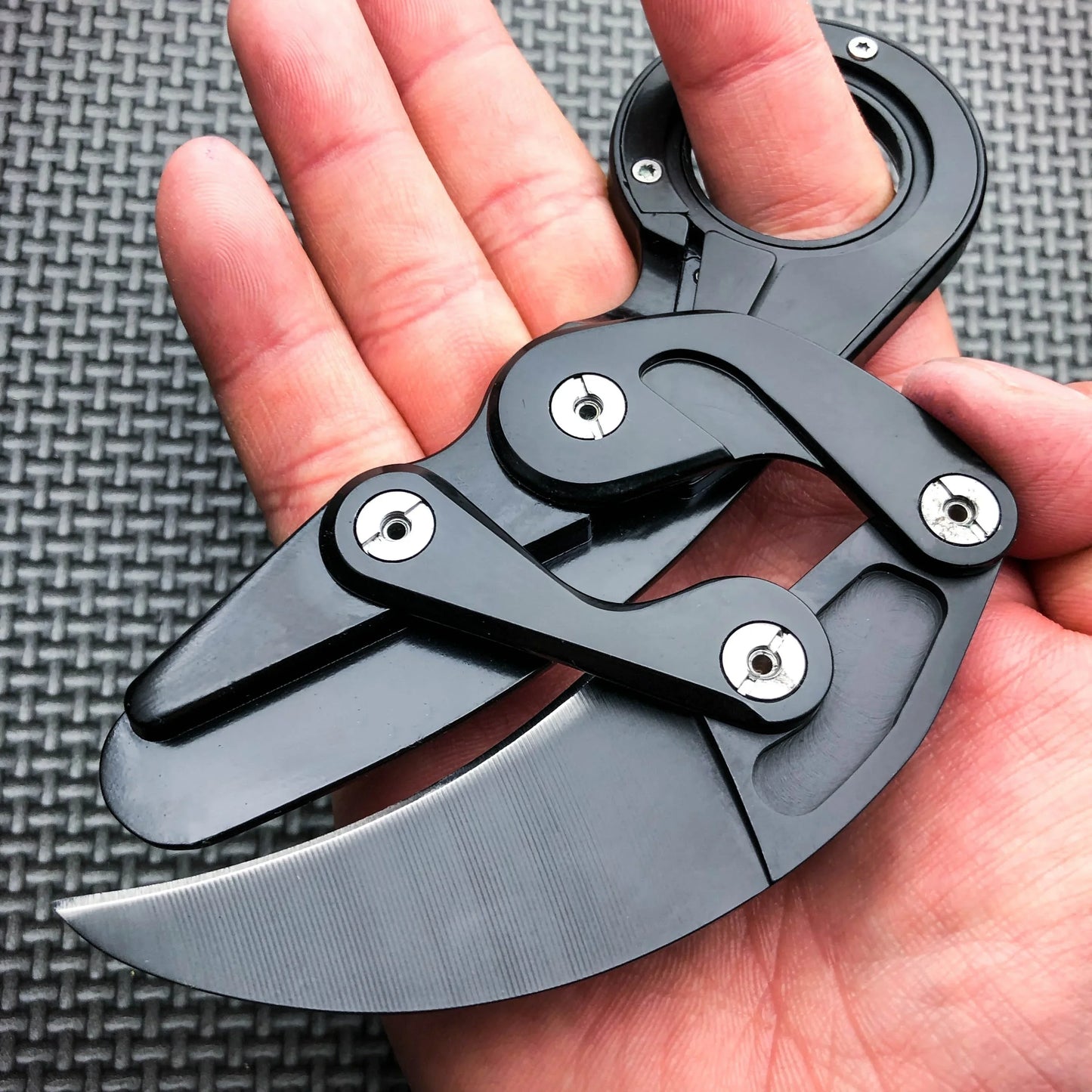 Pocket  Knife All-steel Claw Mechanical Paw Knives  Multi Tool  Camping
