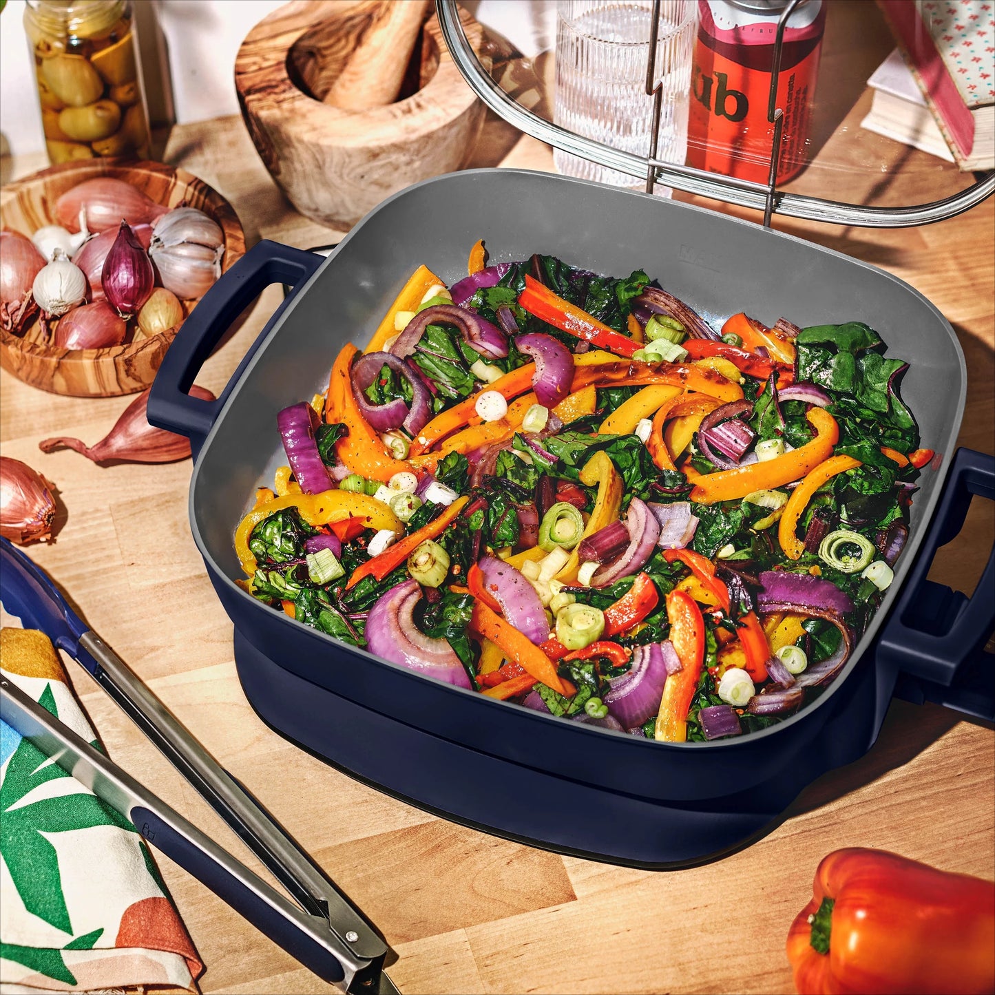 5-in-1 Frying Pan - Expandable to 7 Quarts with Glass Lid for  Slow Cooking and More